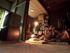 Grosse bite, Sucer une bite, Bondage, Brunette brune, Partouze, Seins naturels, Orgie, Nénés