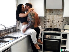 Enthousiasteling, Anaal, Kont, Vriendin, Hardcore, Huisgemaakt, Keuken, Zuigen