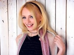 バック, 指いじり, 手コキする, 剃毛, ガリガリ, ストリッピング, ティーン, オッパイの