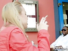 Noire, Blonde, Sucer une bite, Tir de sperme, Européenne, Orgie, Chatte, Nénés