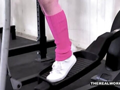 Gros cul, Tir de sperme, En levrette, Gym, Hard, Embrassement, Seins naturels, Rousse roux