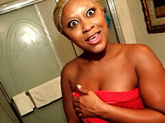 Gros cul, Grosse bite, Gros seins, Blonde, Sucer une bite, En levrette, Interracial, Pov