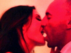 Gros seins, Sucer une bite, Brunette brune, En levrette, Hd, Mère que j'aimerais baiser, Rasée, Nénés