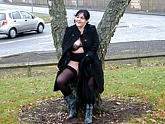 Tetas grandes, Británico, Madura, Fetiche, Hd, Al aire libre, Orinar, Público