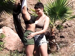 18 jahre, Arsch, Grosser arsch, Schwarz, Schwarz, Behaart, Küssen, Im freien