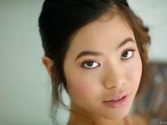 69, アジア人, 茶髪の, バック, 手コキする, 異人種間, キス, ティーン