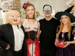 Arsch, Grosse titten, Blasen, Hundestellung, Frau frau mann, Handjob, Natürlichen titten, Flotter dreier