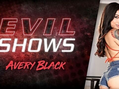 Braunhaarige, Klaffend, Handjob, Masturbation, Rasiert, Tätowierung, Titten, Spielzeuge