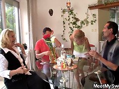 美人, ブロンド, エロ熟女, 熟年, 淫乱熟女, 母, ティーン, 三人