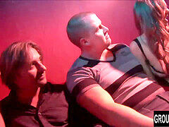 フェラチオ, イギリス人, 口内発射, イく瞬間, 指いじり, 淫乱熟女, オージー, ストッキング