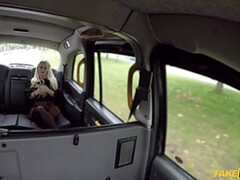 Amateur, Voiture, Queue, Européenne, Branlette thaïlandaise, Pov, Cheveux courts, Tatouage