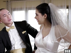 Big ass bride enjoyed deep anal sex