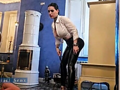 Amateur, Sadomasoquismo, Pies, Tacones, Casero, Humillación, Bofetada, Medias largas