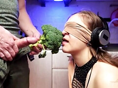 Amateur, Sucer une bite, Dingue, Éjaculer dans la bouche, Conversation vulgaire, Faciale, Soeurs, Mouillée