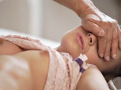 Blasen, Braunhaarige, Geschnappt, Europäisch, Hardcore, Rasiert, Jungendliche (18+), Titten