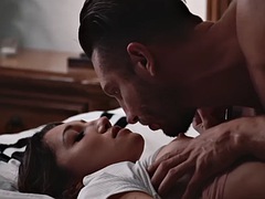 Grosse bite, Sucer une bite, Couple, Poilue, Embrassement, Chevaucher, Adolescente, Nénés