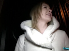 Amateur, Blonde, Sucer une bite, Pov, Public, Russe, Maigrichonne, Adolescente