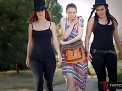 Большая жопа, Доминирование, Пальцем, Поцелуи, Лесбиянка, Киски, Бритые, Сиськи