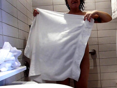 Amateur, Salle de bains, Belle grosse femme bgf, Gros seins, Brunette brune, Queue, Hôtel, Douche