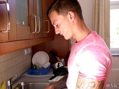 Tussi, Schwarz, Blasen, Kehlenfick, Interrassisch, Küche, Lecken, Muschi