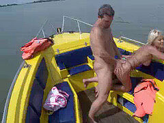 Любители, Толстушки, Минет, Измена, Пухленькие, Сперма на лице, Толстые, Ласковые ручки