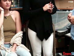 18 ans, Sucer une bite, Attrapée, 2 femmes 1 homme, Chatte, Réalité, Plan cul à trois, Nénés