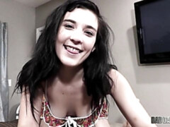 Amateur, Sucer une bite, Brunette brune, En levrette, Pov, Maigrichonne, Adolescente, Nénés