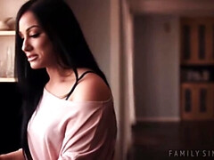 Grote lul, Bruinharig, Diep in de keel, Sperma in gezicht, Handbeurt, Hd, Moeder die ik wil neuken