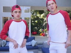 Chambre à dormir, Gros seins, Bikini, Blonde, Mère que j'aimerais baiser, De plein air, Cheveux courts, Plan cul à trois