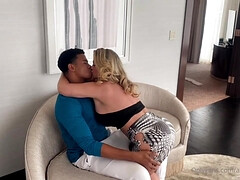 Amateur, Gros cul, Gros seins, Blonde, Plantureuse, Fait maison, Interracial, Nénés