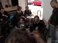 Grosser arsch, Grosser schwanz, Grosse titten, Braunhaarige, Kehlenfick, Aufs gesicht abspritzen, Gruppe, Spielzeuge