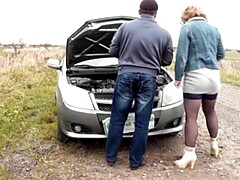 Enthousiasteling, Mooie dikke vrouwen, Auto, Hondjeshouding, Moeder, Buiten, Slet, Kousen