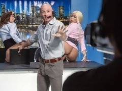 Blond, Pijpbeurt, Hondjeshouding, Harig, Masturbatie, Moeder die ik wil neuken, Trio, Tieten likken