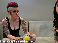 Emocore, Lesbienne, Masturbation, Orgasme, Tatouage