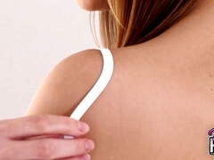 Blonde, Plantureuse, Face assise, Doigter, Lesbienne, Mère que j'aimerais baiser, Seins naturels, Nénés