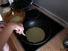 Kont, Stel, Vriendin, Keuken, Lesbisch, Likken, Natuurlijke tieten, Kut duiken