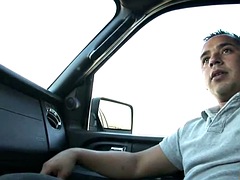 Grosse bite, Sucer une bite, Brunette brune, Bukkaké, Tir de sperme, Faciale, Pov, Nénés