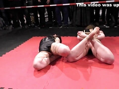 Sadomasochismus, Fesselspiele, Braunhaarige, Süss, Fetisch, Fußfetisch, Erniedrigung, Öffentlich