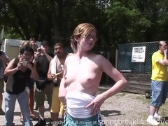 Leie, Blondine, Erstes mal, Freundin, Unschuldig, Nackt, Im freien, Öffentlich