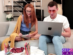 Sucer une bite, Tchèque, Gorge profonde, Pieds, Lunettes, Rousse roux, Suçant, Nénés