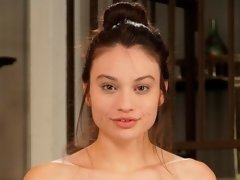 Sucer une bite, Brunette brune, Éjaculer dans la bouche, Embrassement, Léchez, Seins naturels, Adolescente, Nénés