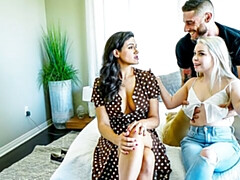 Grosser arsch, Grosser schwanz, Grosse titten, Blasen, Hundestellung, Frau frau mann, Milf