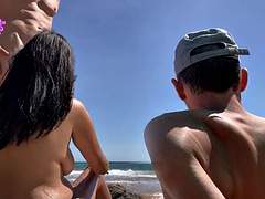 Playa, Belleza, Mamada, Engañando, Latina, Masaje, Al aire libre, Trio