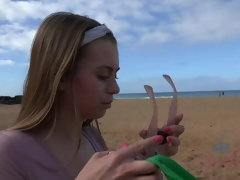 Amateur, Playa, Despelote, Masturbacion con pies, Desnudo, Al aire libre, Pov, Público
