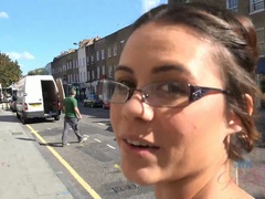 Tetas grandes, Morena, Novia, Gafas, Peludo, Tacones, Fumando, Medias largas