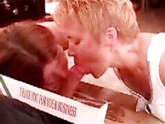 Enthousiasteling, Grote mammen, Huisgemaakt, Likken, Moeder die ik wil neuken, Kut duiken, Realiteit, Trio