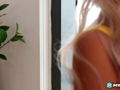 Grote mammen, Blond, Rondborstig, Masturbatie, Moeder die ik wil neuken, Moeder, Alleen, Tieten likken