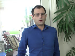 Schwarz, Blasen, Gehörnter ehemann, Kehlenfick, Schwanz, Hardcore, Geld, Natürlichen titten