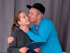 Blasen, Handjob, Küssen, Lecken, Rasiert, Dürr, Tätowierung, Jungendliche (18+)