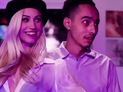 Penetracion con dedos, Peludo, Besar, Lesbiana, Lamidas, Masturbación, Medias largas, Estriptis